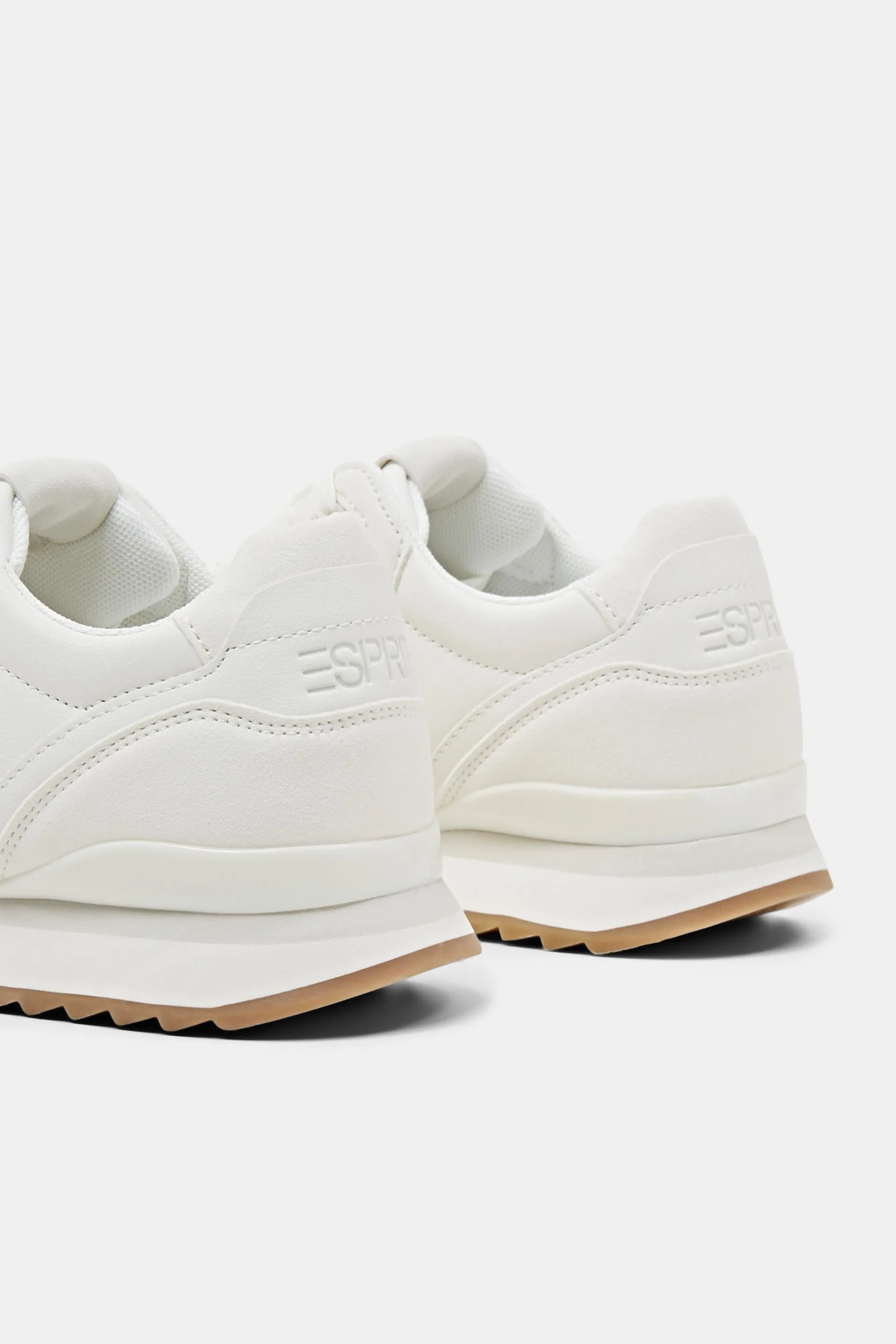 Deportivas veganas con cordones