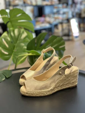 Sandalia Clavel Peep Toe Alhamas Oro
